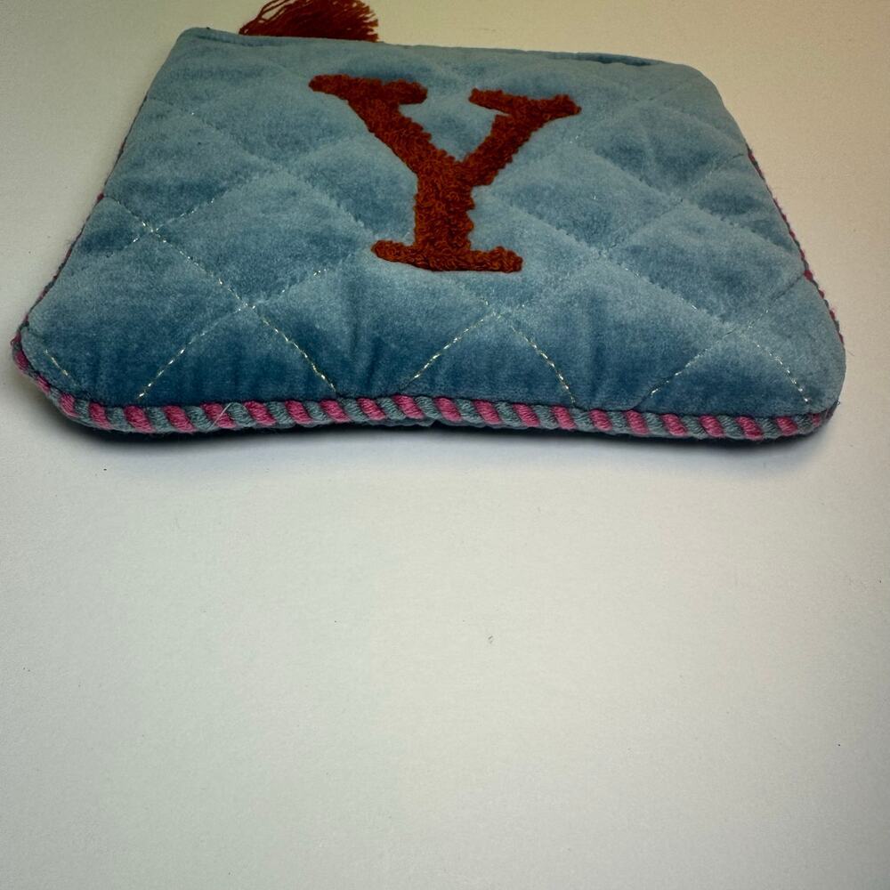 Hand‎ embroidered initial velvet pouch with tassel and the letter ‘Y’ - Picture 4 of 7